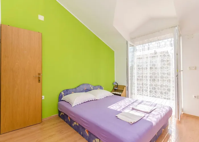Apartments Mira I