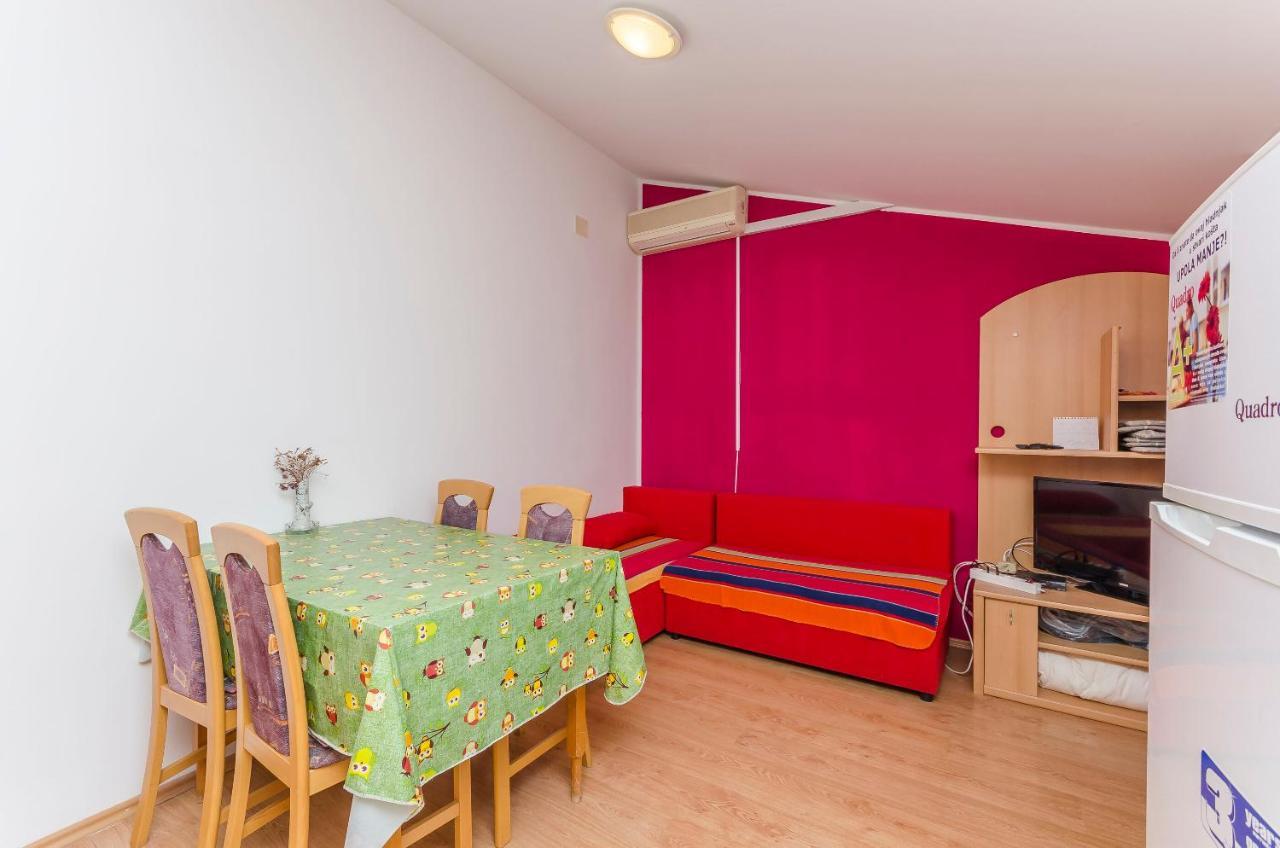 Mira I Apartment *