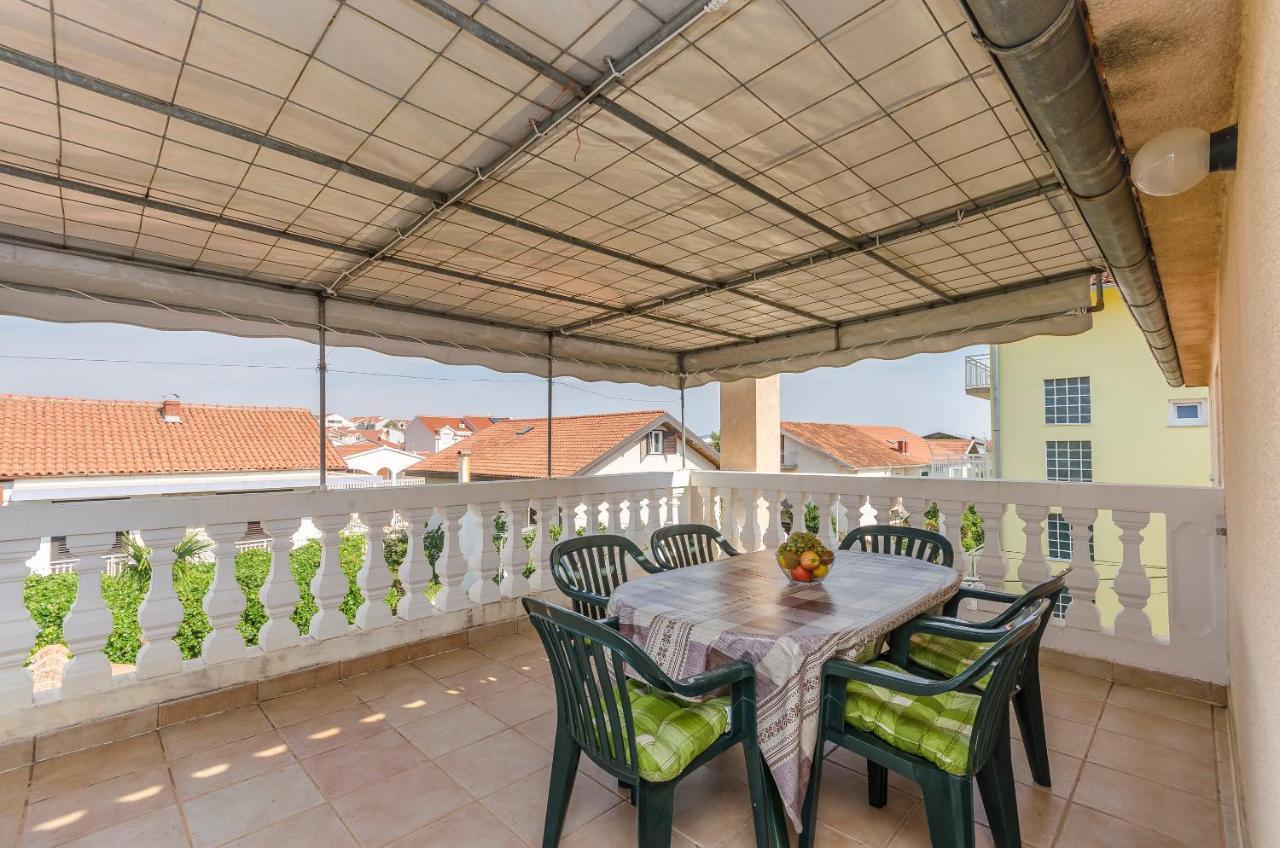 Apartment Mira I