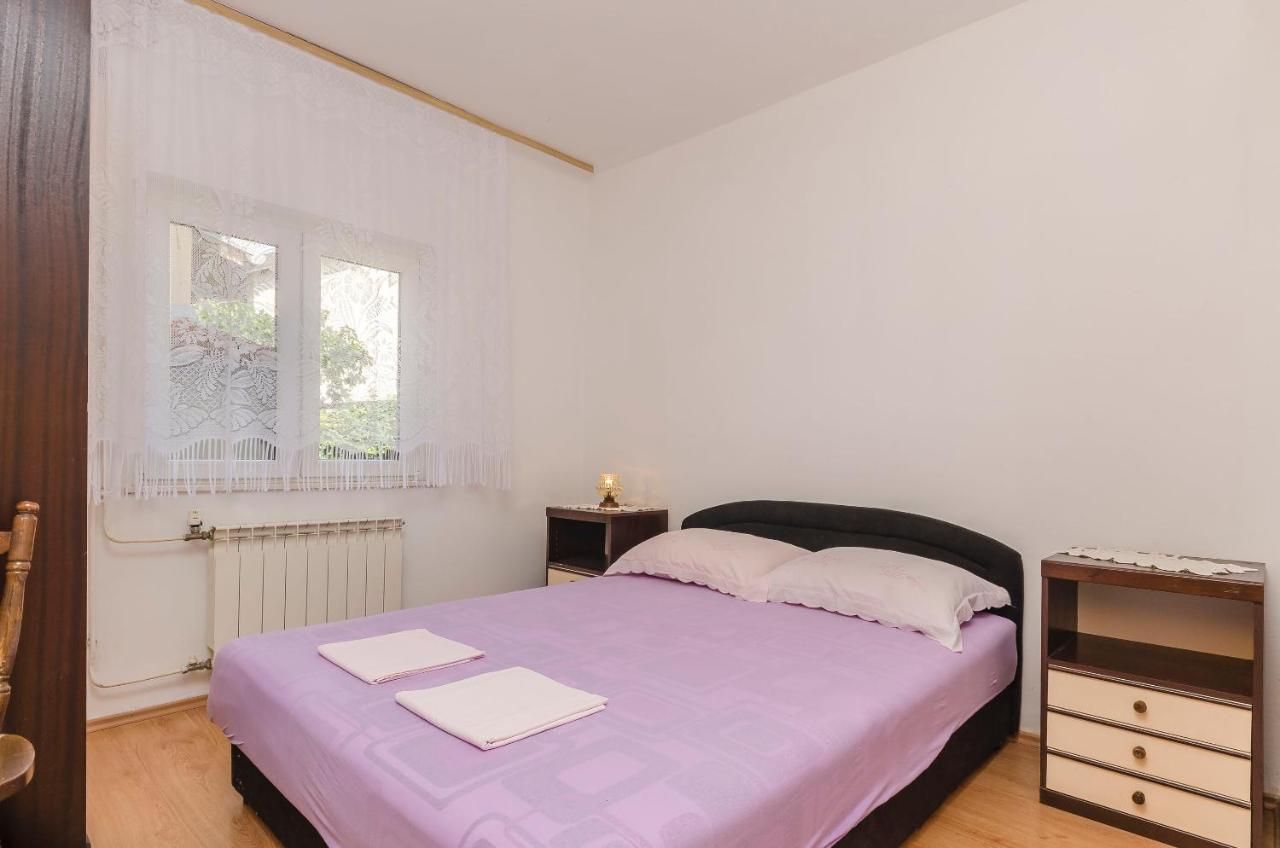 Apartment Mira I *