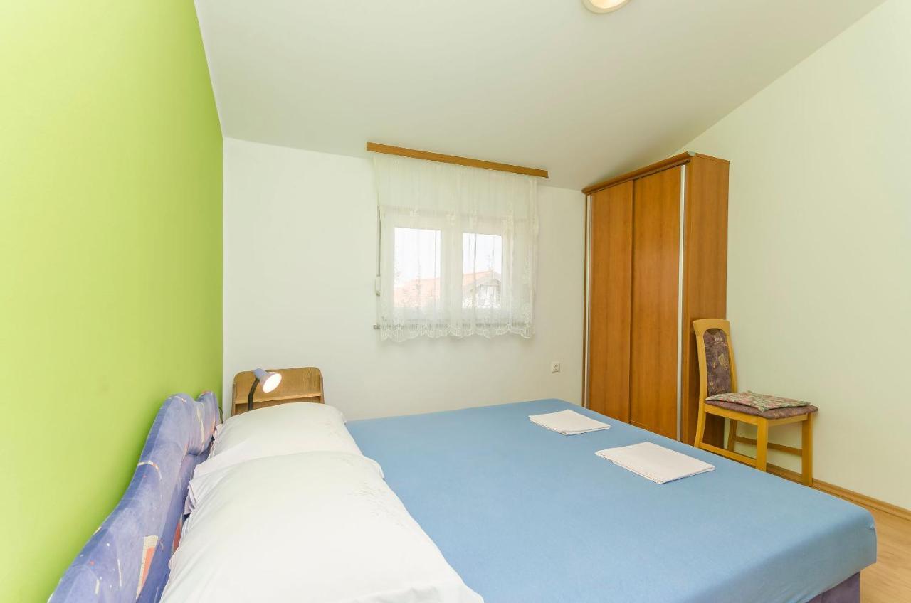 Mira I Apartment *