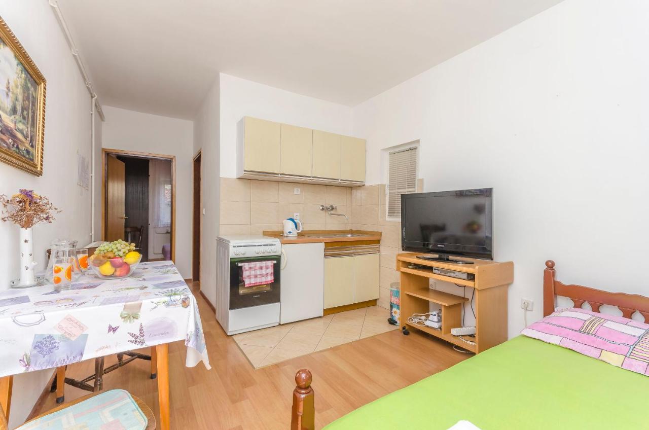 Apartment Mira I