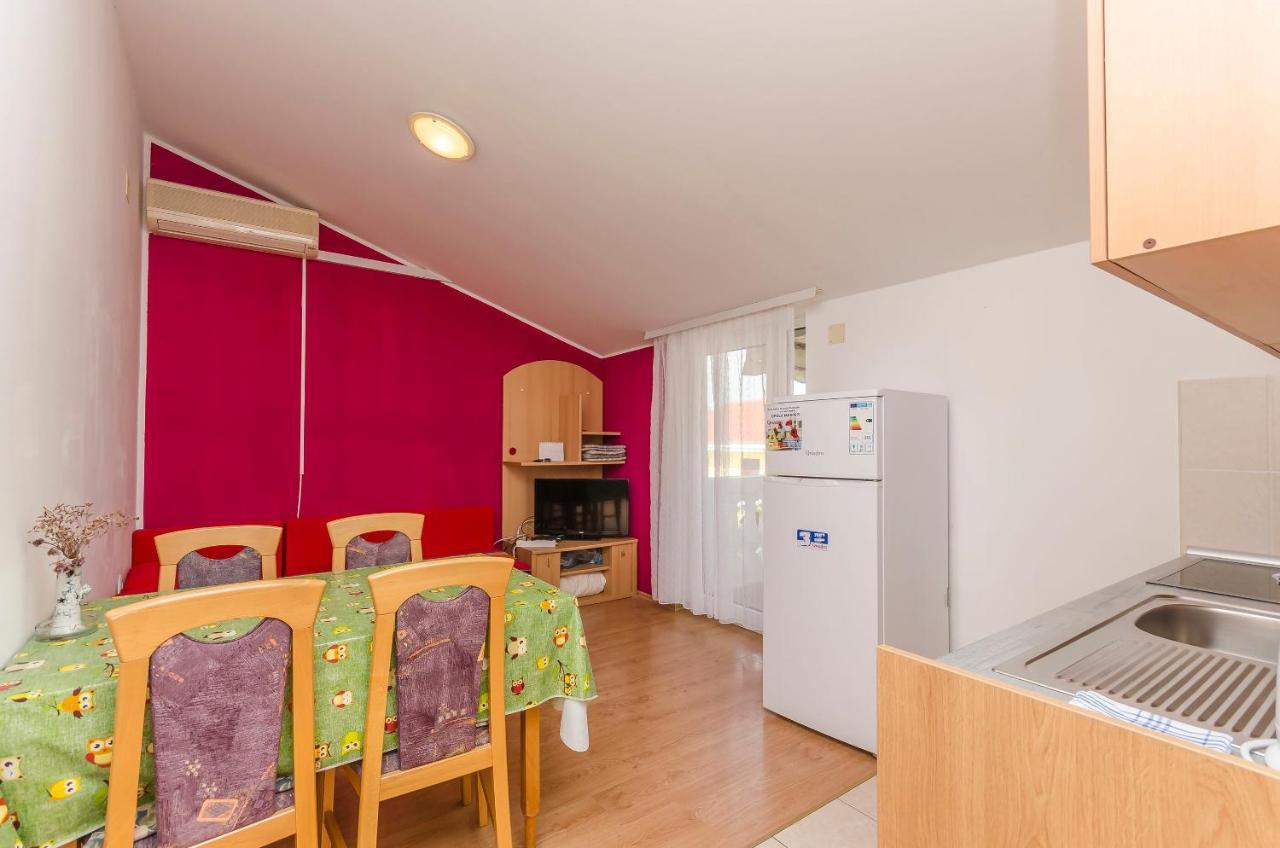 Apartment Mira I