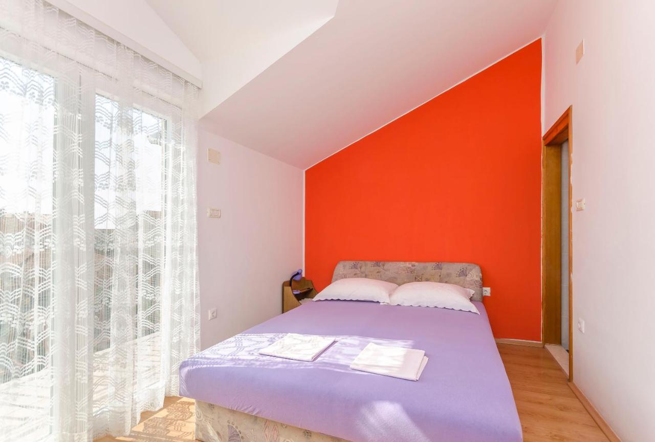 Apartment Mira I