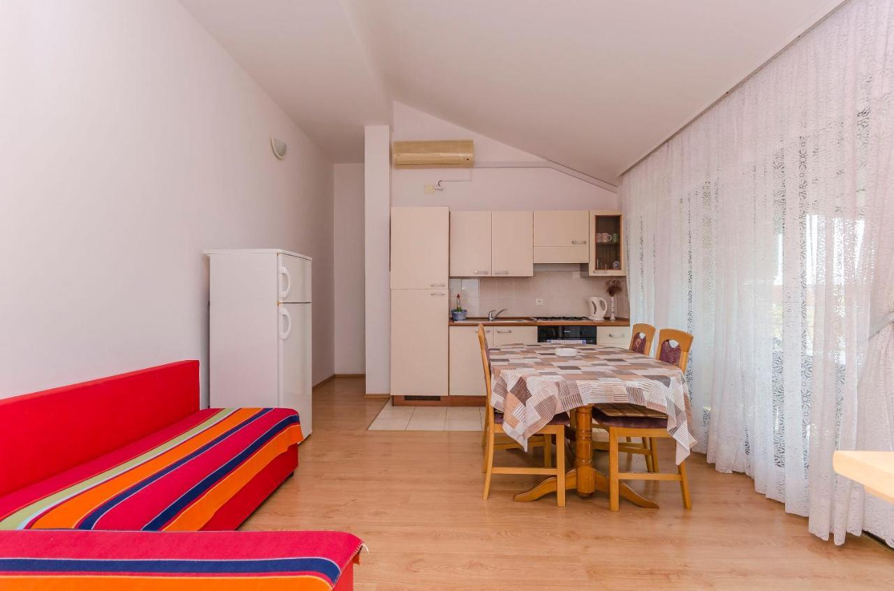 Apartment Mira I *